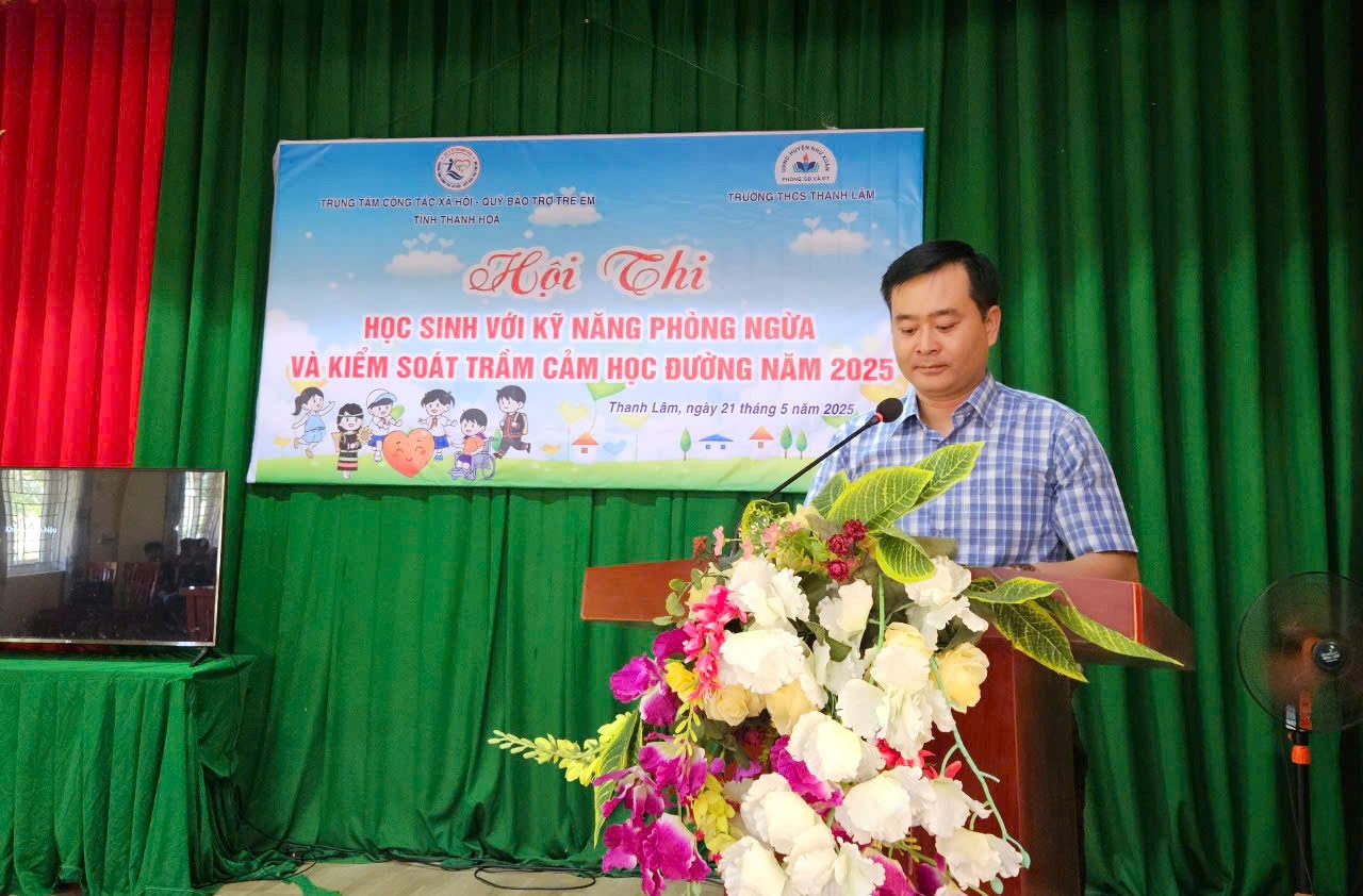 Ảnh: Ông Hoàng Duy Xuyên, Giám đốc Trung tâm Công tác xã hội - Quỹ Bảo trợ trẻ em khai mạc Hội thi.