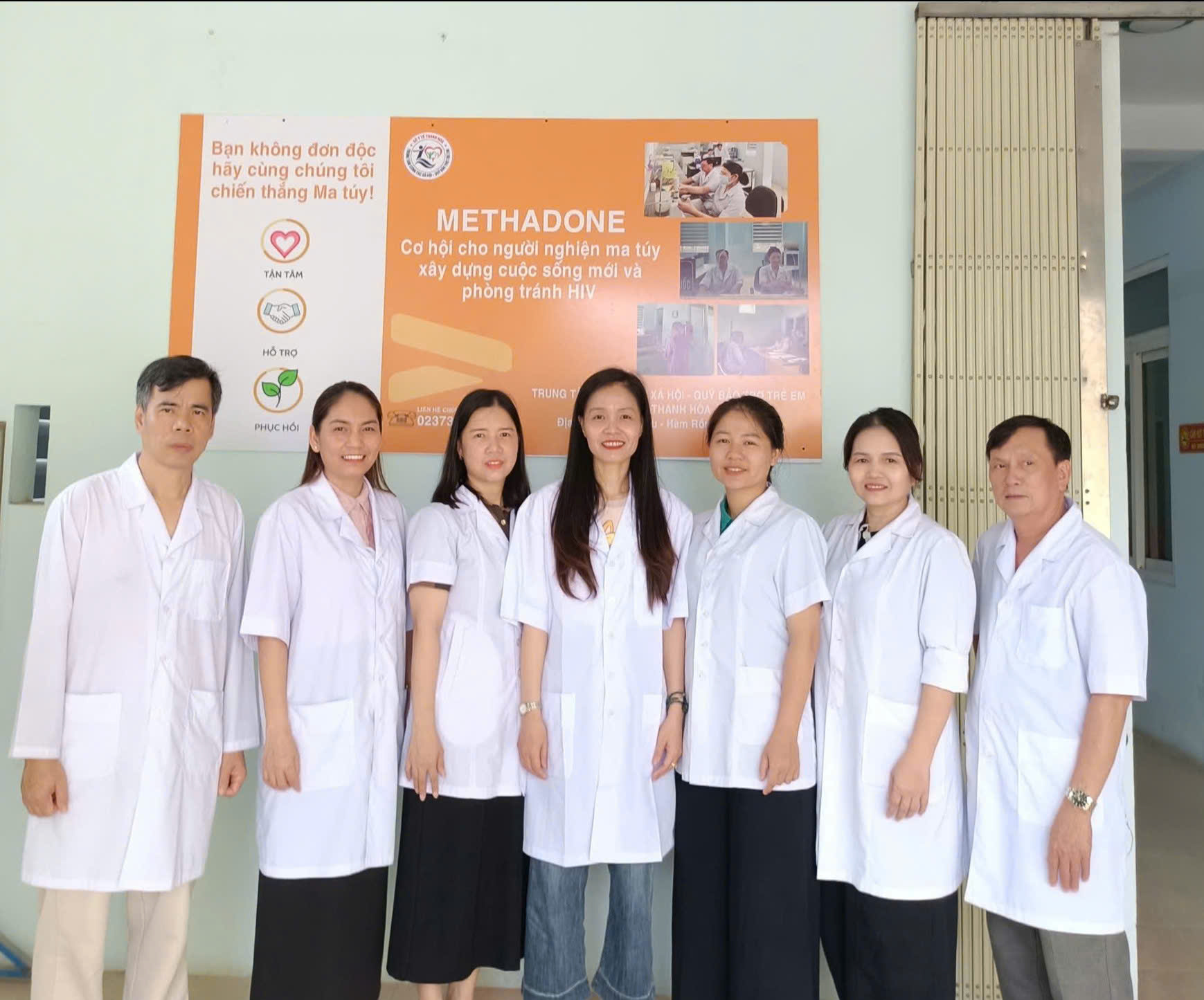 Đội ngũ cán bộ làm công tác điều trị methadone tại Trung tâm.