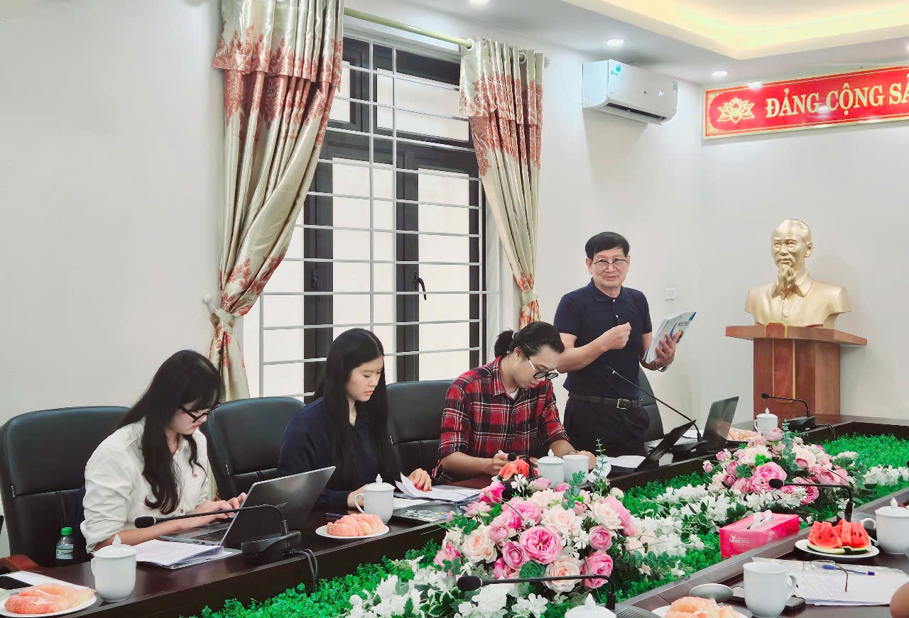 Trao đổi của chuyên gia Dự án AIM – DiV