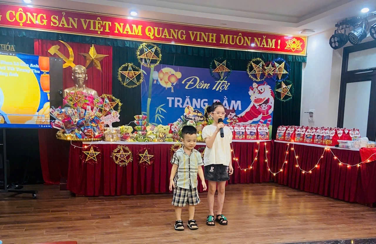 Tiết mục văn nghệ do các cháu thiếu nhi thể hiện