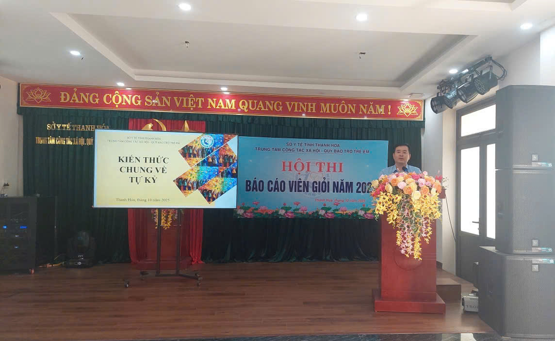 Ông Hoàng Duy Xuyên, Giám đốc Trung tâm phát biểu khai mạc Hội thi.