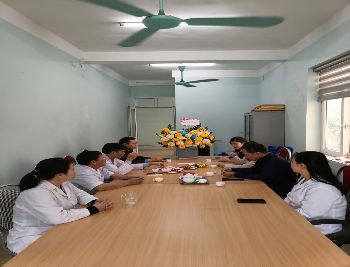 Không khí thân mật tại buổi gặp mặt tri ân