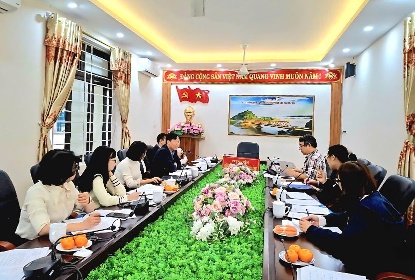 Các đại biểu thảo luận tại buổi làm việc