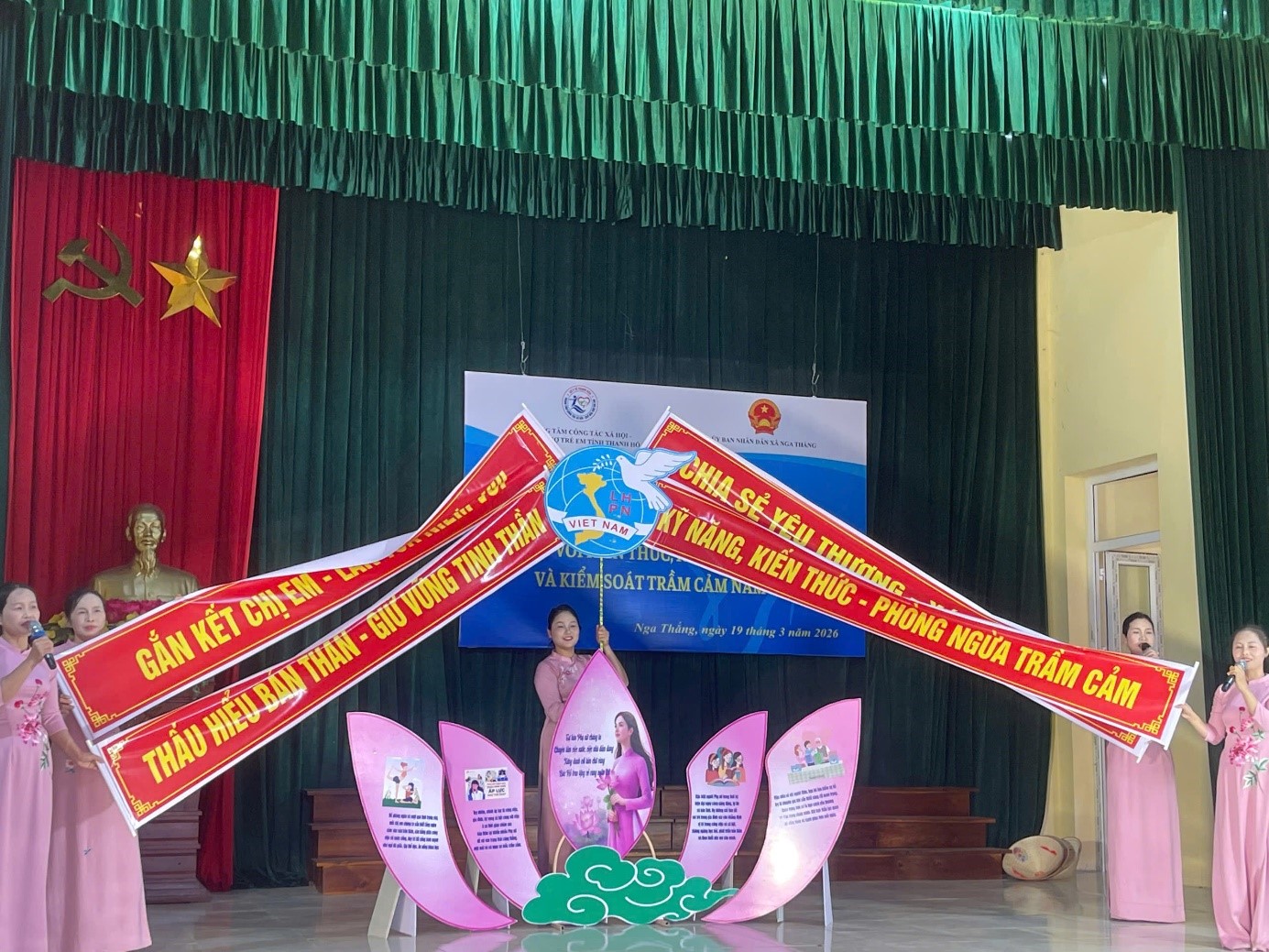 Các đội mang đến nhiều phần thi hấp dẫn giàu tính tuyên truyền.