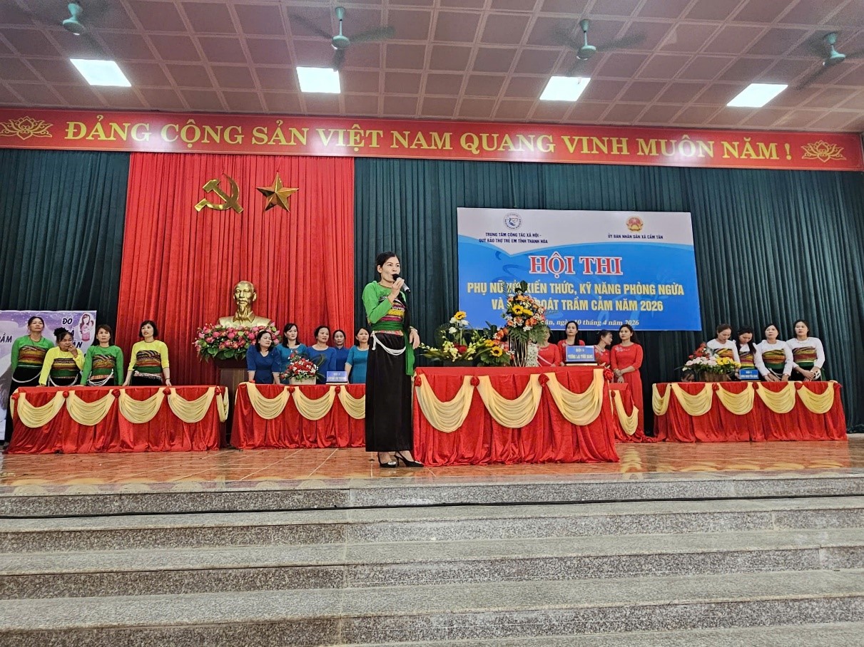 Các đội thực hiện phần thi.