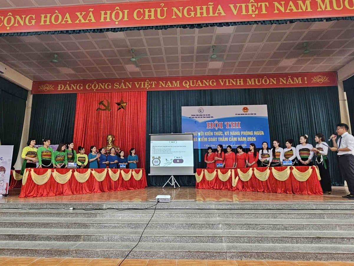 Các đội thực hiện phần thi.