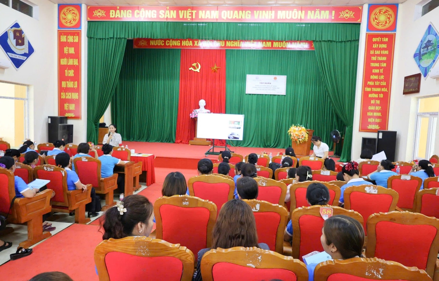 Học viên tham dự hội nghị tập huấn