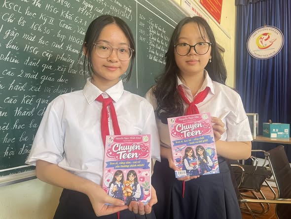 Tác giả cuốn sách “Chuyện Teen” Nguyễn Thảo Nhi và Nguyễn Ngọc Minh Khuê và chiến dịch “Tủ sách ước mơ” góp phần lan tỏa văn hóa đọc.